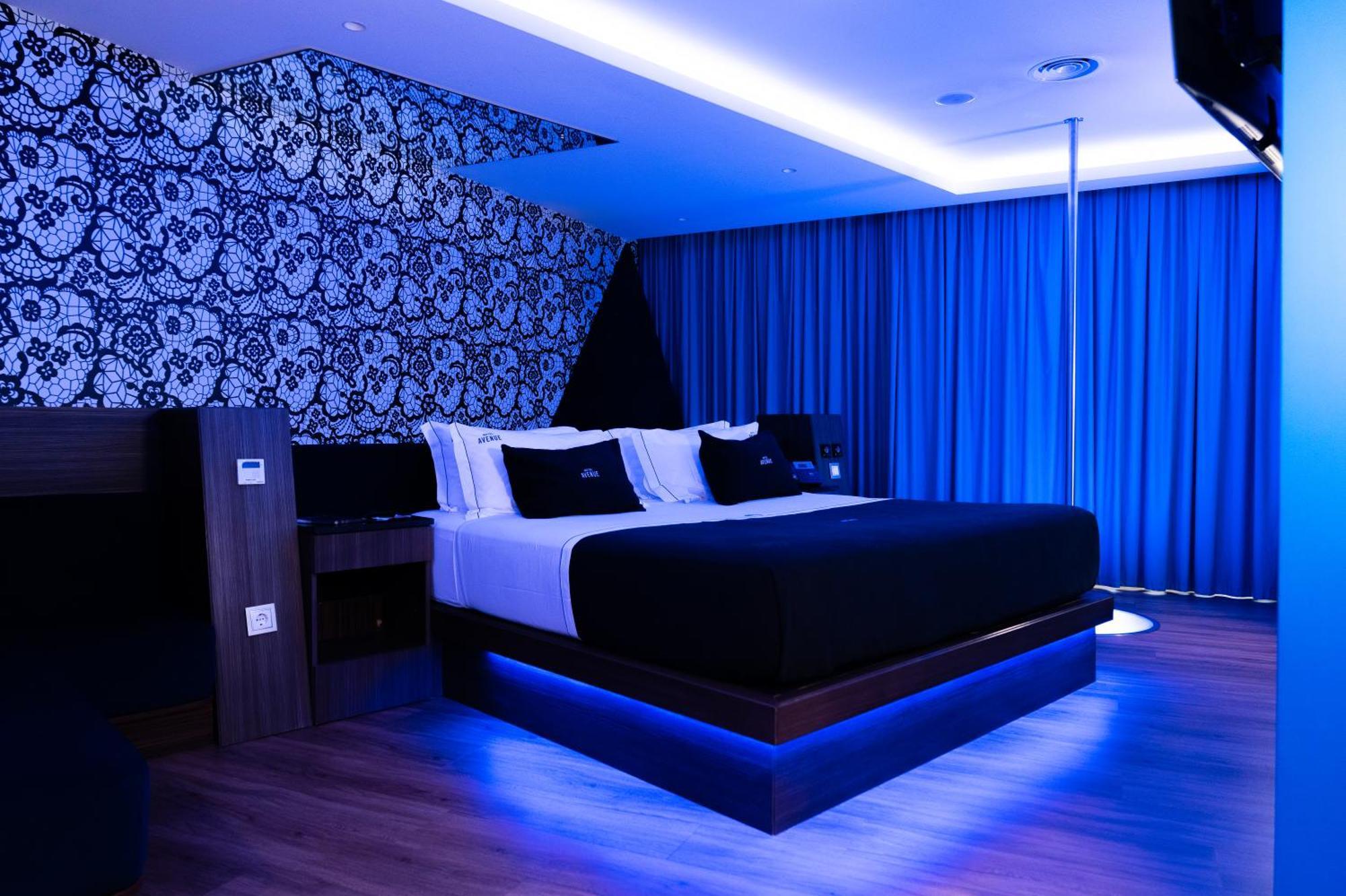 Motel Avenue วาลองโก ภายนอก รูปภาพ